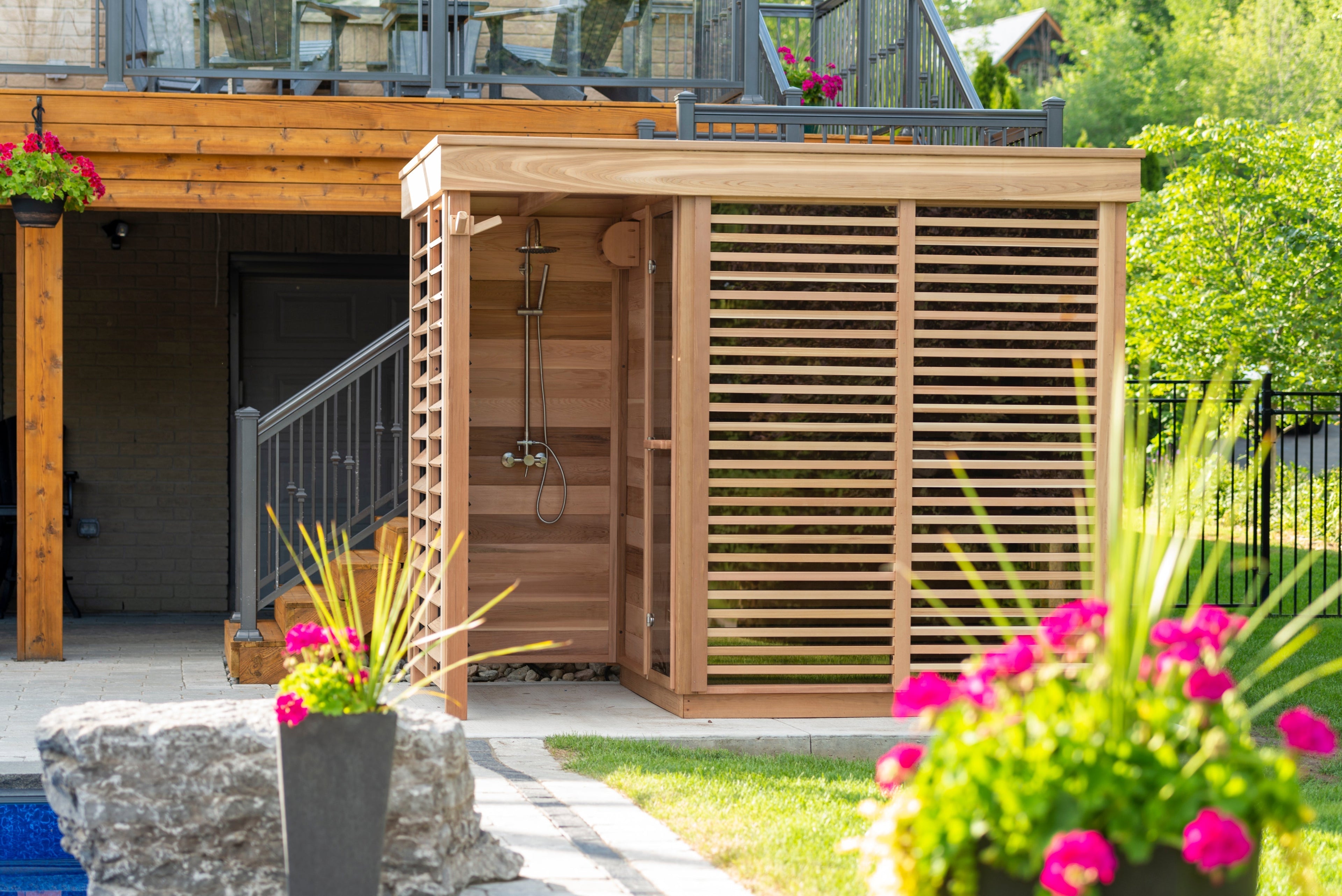 Outdoor 580 Sauna With Shower - 3 Person