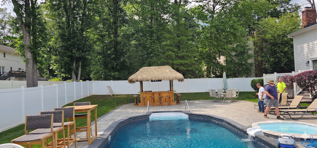 Custom Made Tiki Huts and Bars - The Castaway Tiki Bar