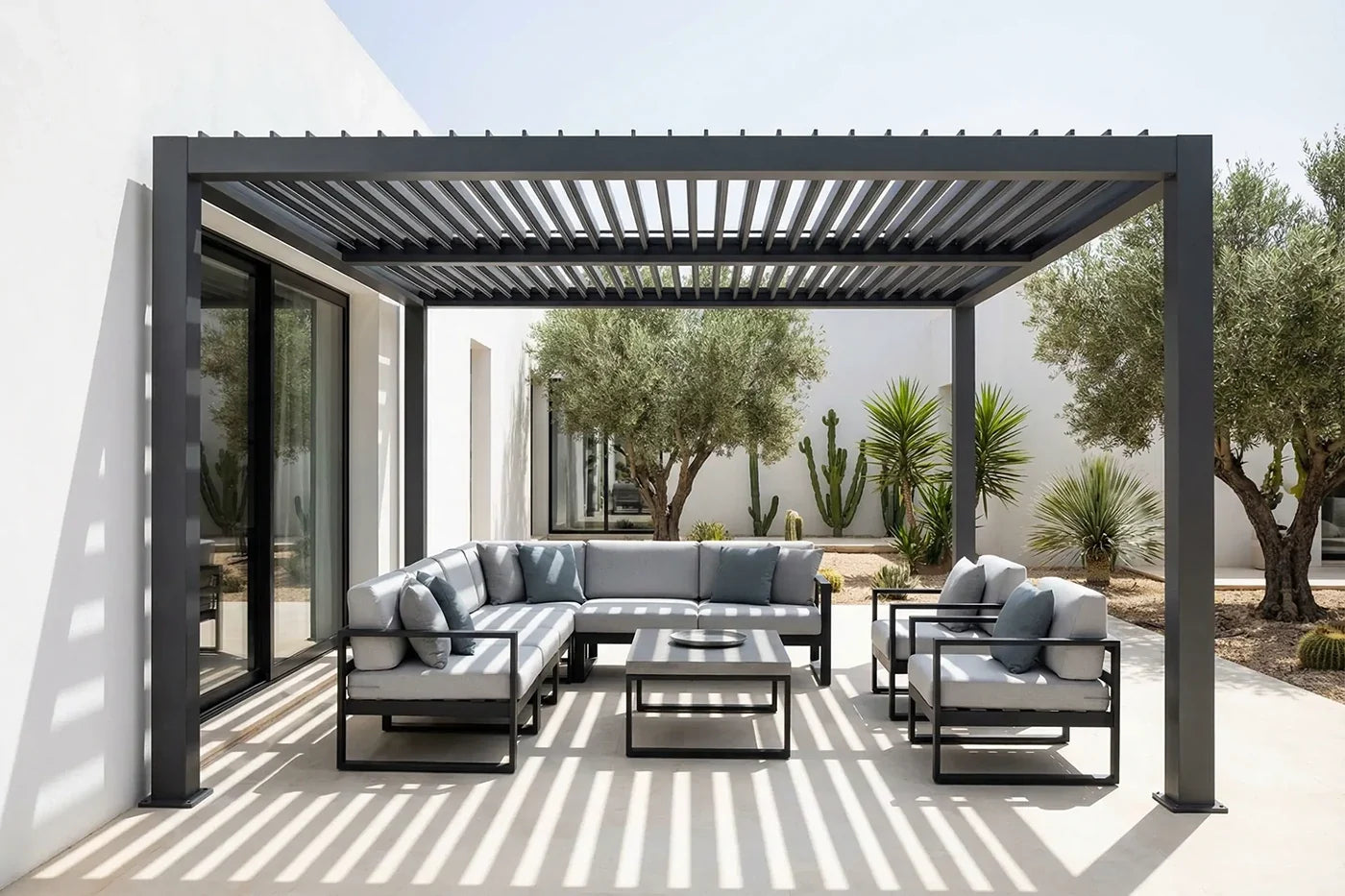 Luxor™ Louvered Pergola