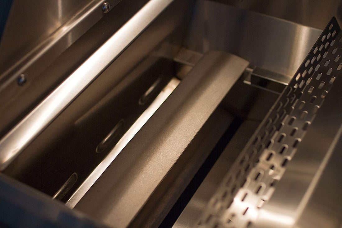 Whistler 42-Inch 5-Burner Built-In Gas Grill | CBB500-LP/NG: Cast stainless-steel burner detail